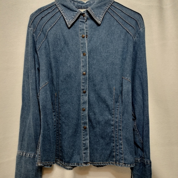 B.C.I top - Picture 2 of 4